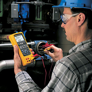 کالیبراتور مولتی فانکشن Fluke 725